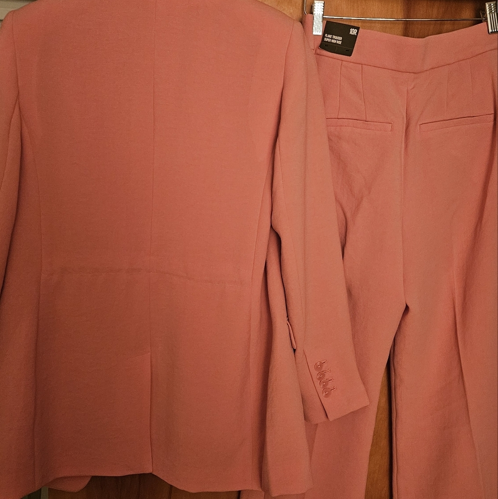Express suit with matching blouse - Picture 4 of 6